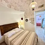 Trullo Il Carrubo فيلة ألبيروبيللو